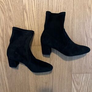 New with box Stuart Weitzman suede booties